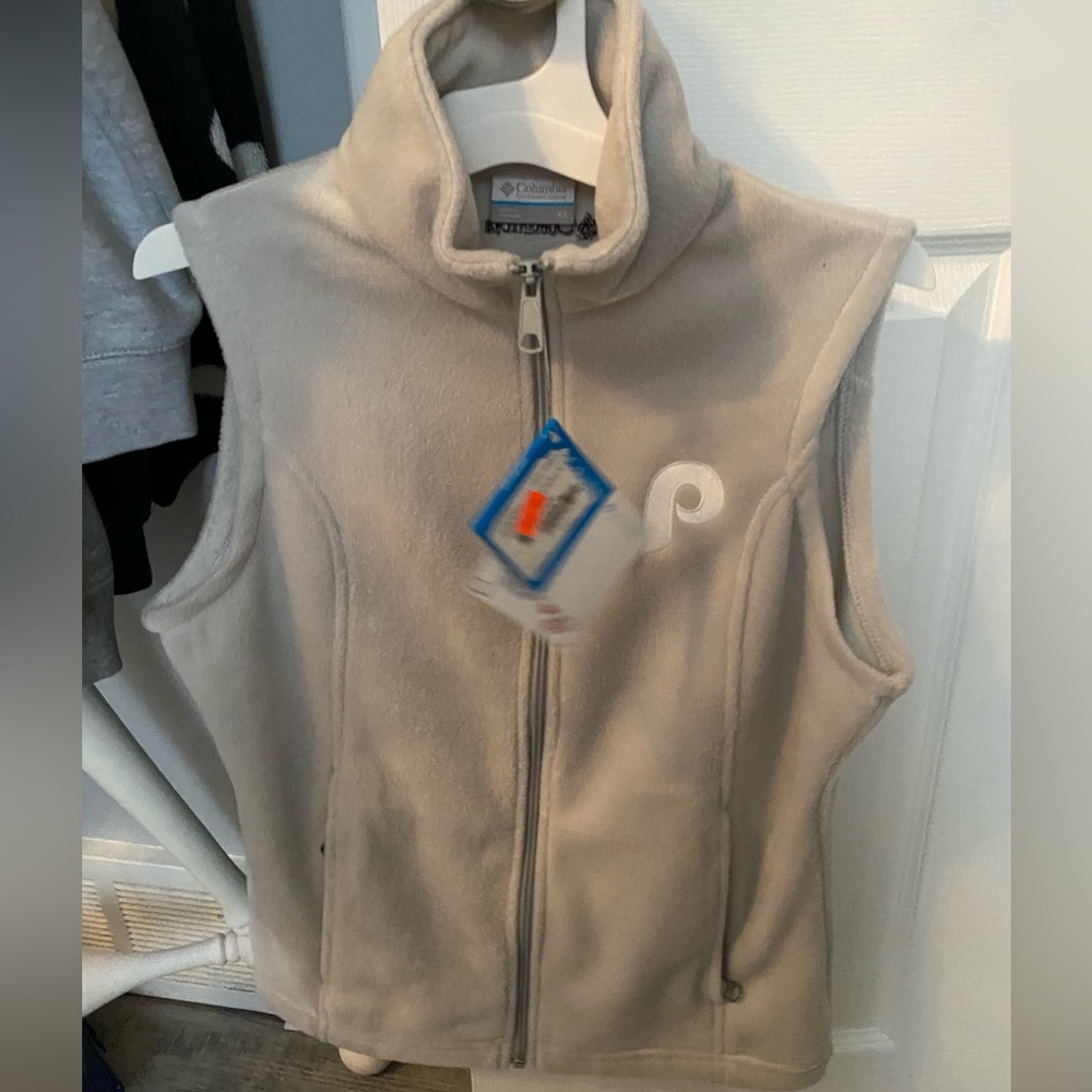 Phillies vest